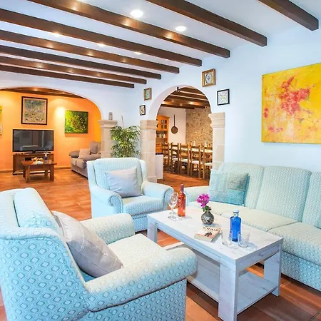 Papa: Serene Mountain Views In Cala San Vicente Villa Pollenca