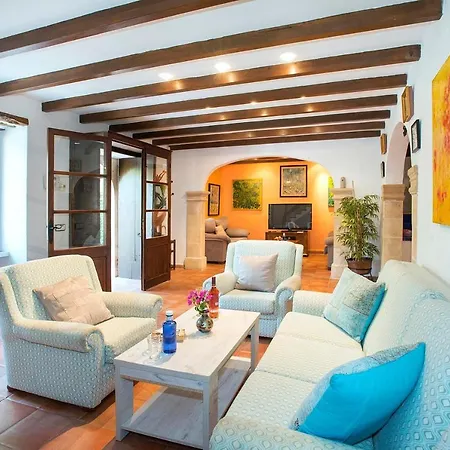 Villa Papa: Serene Mountain Views In Cala San Vicente Pollenca