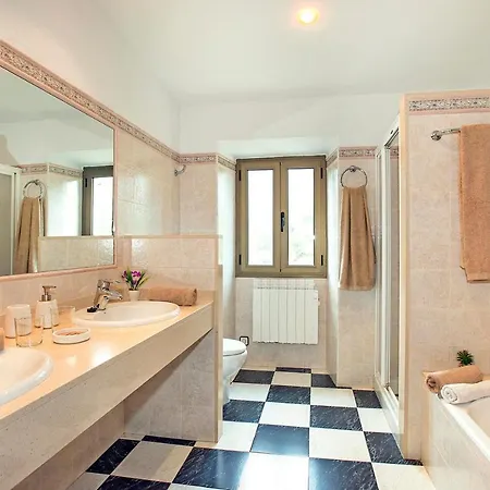 Villa Papa: Serene Mountain Views In Cala San Vicente