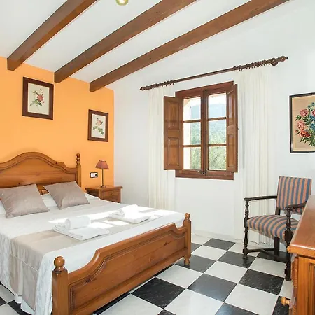 Papa: Serene Mountain Views In Cala San Vicente Villa *