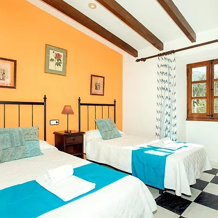 Papa: Serene Mountain Views In Cala San Vicente Villa Pollenca