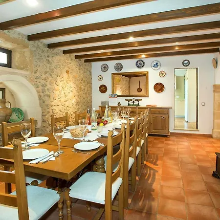 Papa: Serene Mountain Views In Cala San Vicente
