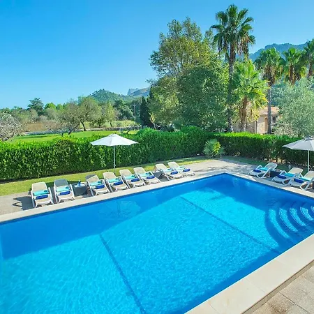 Villa Papa: Serene Mountain Views In Cala San Vicente Pollenca