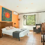 Villa Papa: Serene Mountain Views In Cala San Vicente *