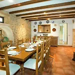 Papa: Serene Mountain Views In Cala San Vicente