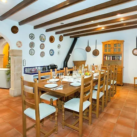 Villa Papa: Serene Mountain Views In Cala San Vicente *