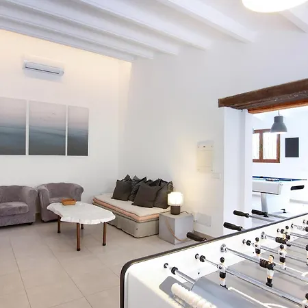 Villa Papa Private Pool Games Sleeps 12 Mountain Views Pollença